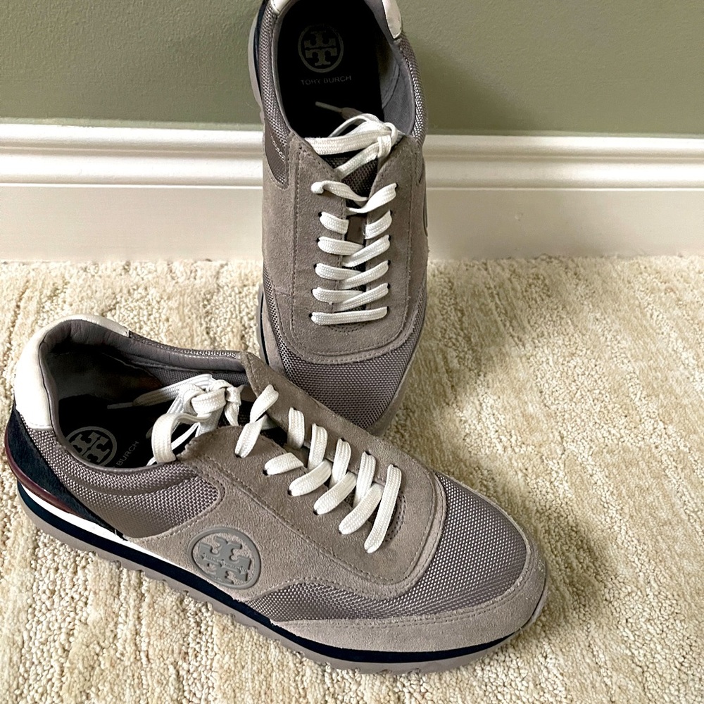 Tods walking ahoe, suede color gray